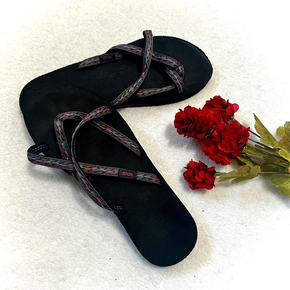 TEVA Olowahu Felicitas TEVA Olowahu Felicitas Strappy Flip Flop Sandal - Size 10 - Picture 1 of 10